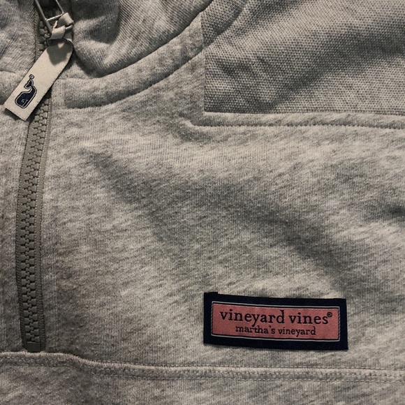 Vineyard vines grey 1/4 zip - Picture 3 of 4